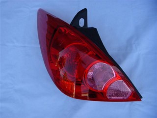 FAROL TRA IZQ NISSAN TIIDA 07 (HATCH) DEPO