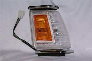 FAROL DEL DER MITSUBISHI LANCER 81 DEPO