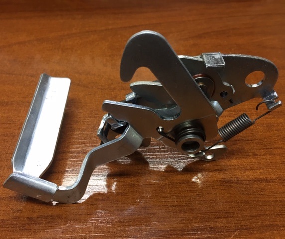 CIERRE ESPOLON PEUGEOT 207 (INF) (B)