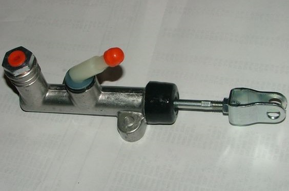 BOMBA EMBRAGUE KIA 2700-3000