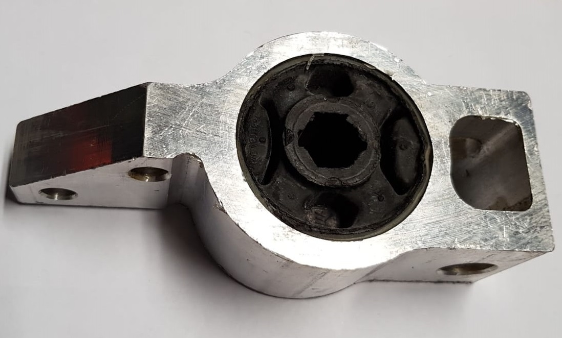 BUJE BASTIDOR INF IZQ AUDI A3-VW VENTO 07 AYD