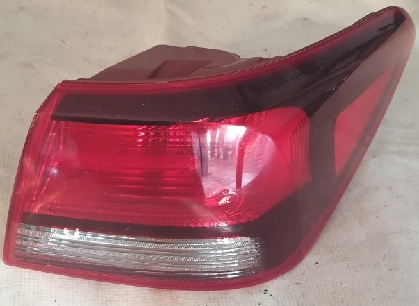 FAROL TRA DER KIA RIO 18 (SEDAN)