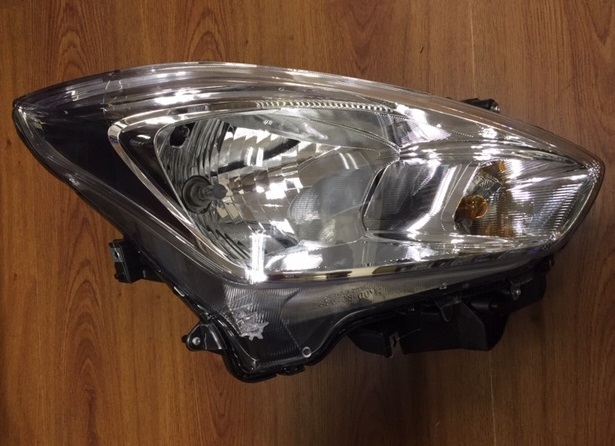 SEMIOPTICA DER SUZUKI DZIRE 18-SWIFT 1.2 GL 2020