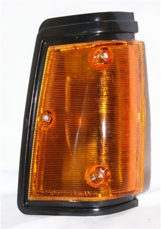 FAROL DEL DER NISSAN 720 81