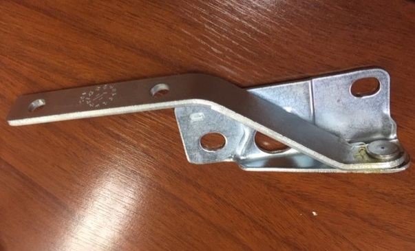 BISAGRA ESPOLON IZQ VW GOL III 01 (B)