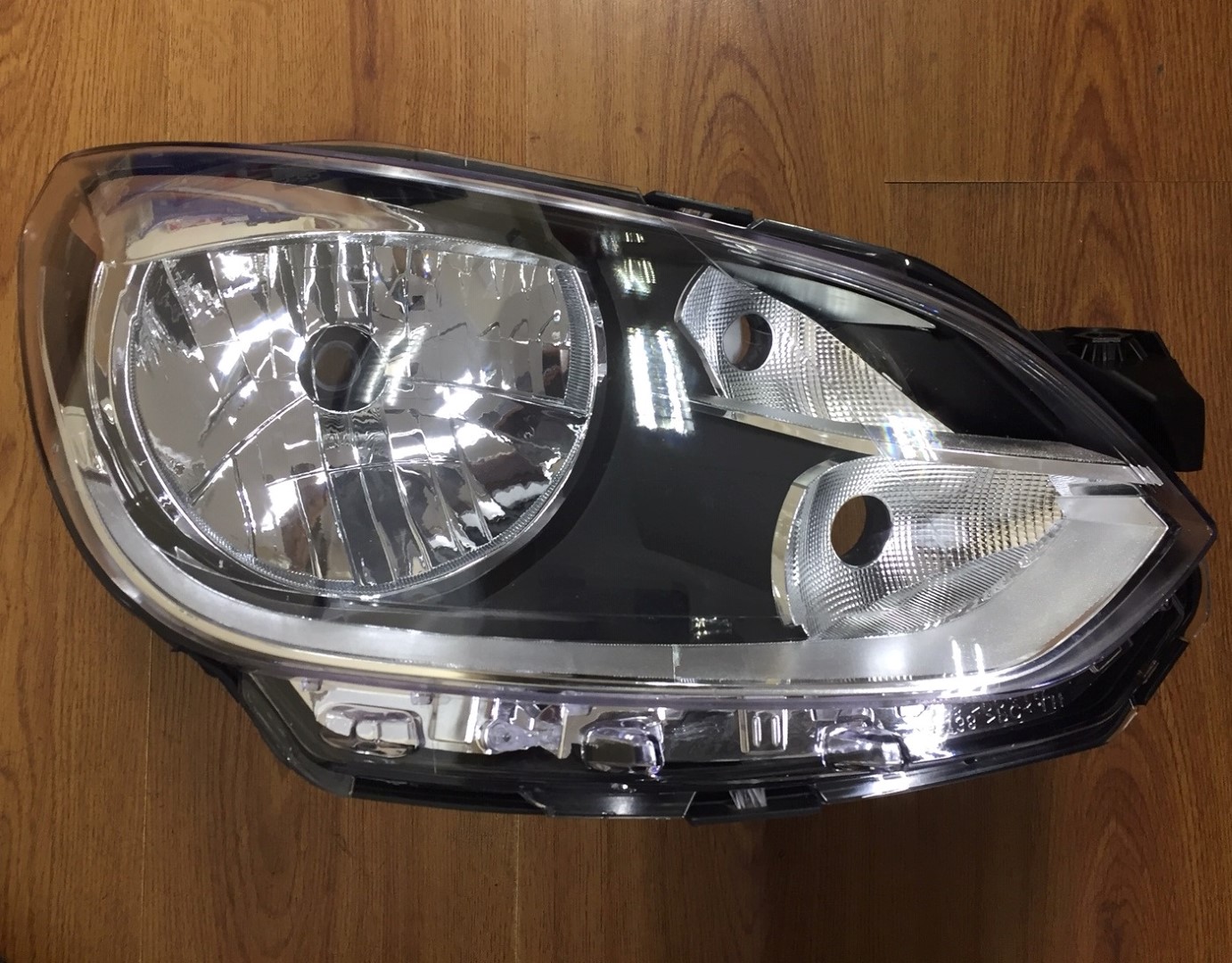 SEMIOPTICA DER VW UP 14