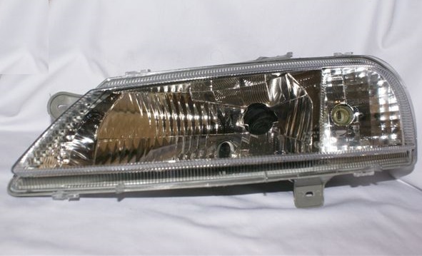 SEMIOPTICA IZQ GM CELTA 01