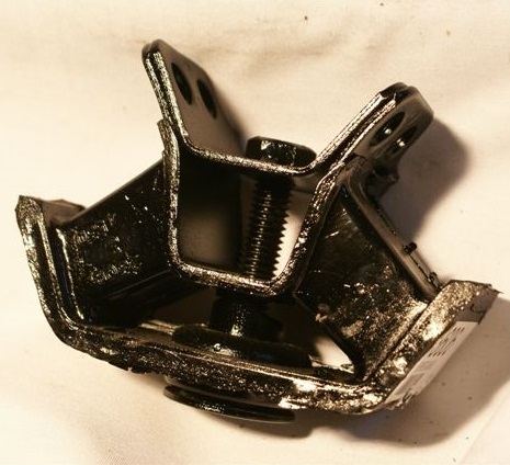 SOPORTE CAJA TOYOTA HILUX 85 GSP