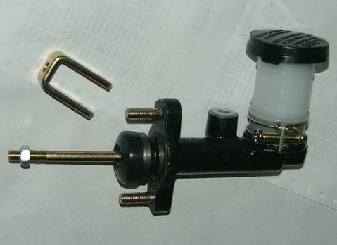 BOMBA EMBRAGUE ISUZU P-UP (5/8)