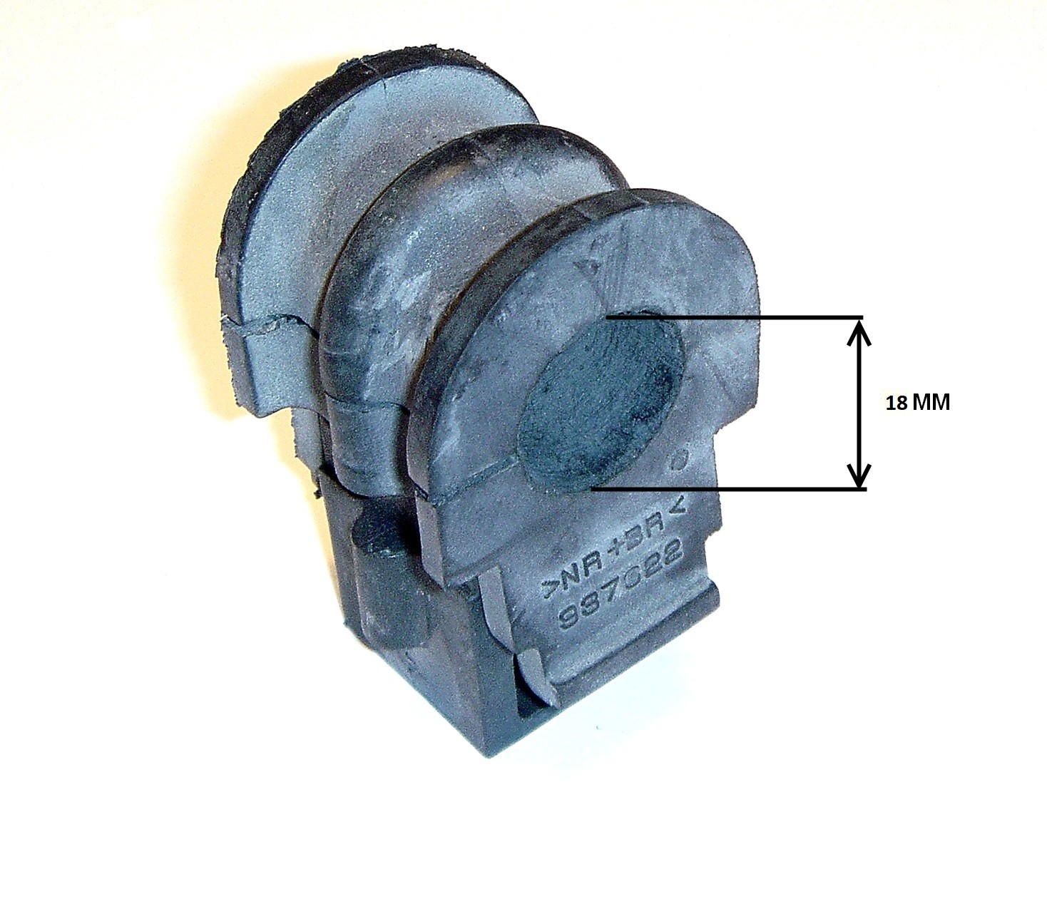 BUJE B/ESTAB DEL NISSAN SENTRA B17 (18mm)  GSP